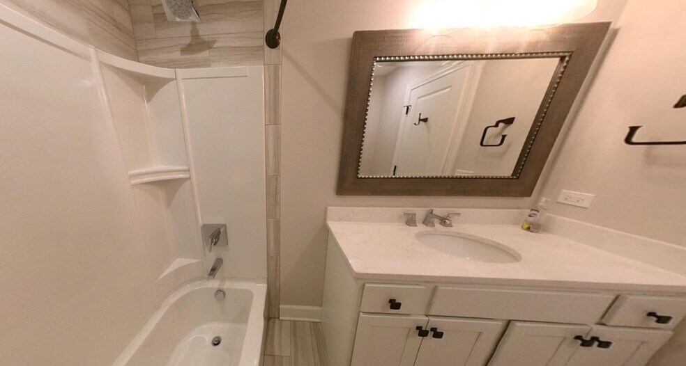 Building Photo - 10725 Clock Tower Dr