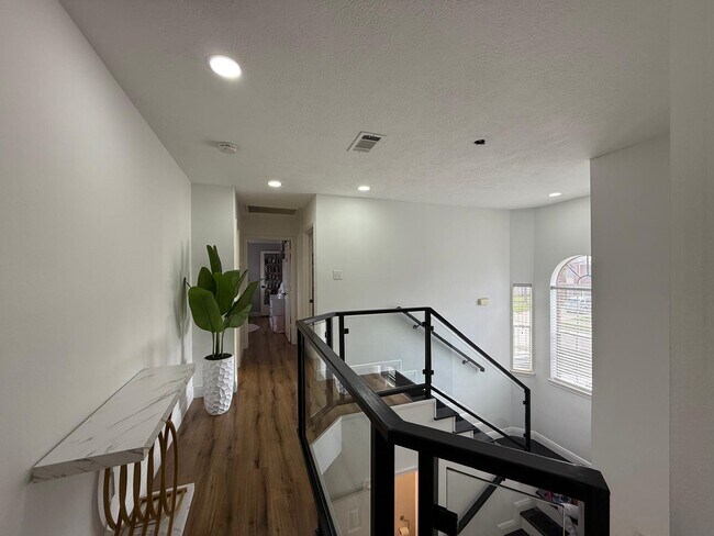 Building Photo - 17526 Coventry Oaks Dr