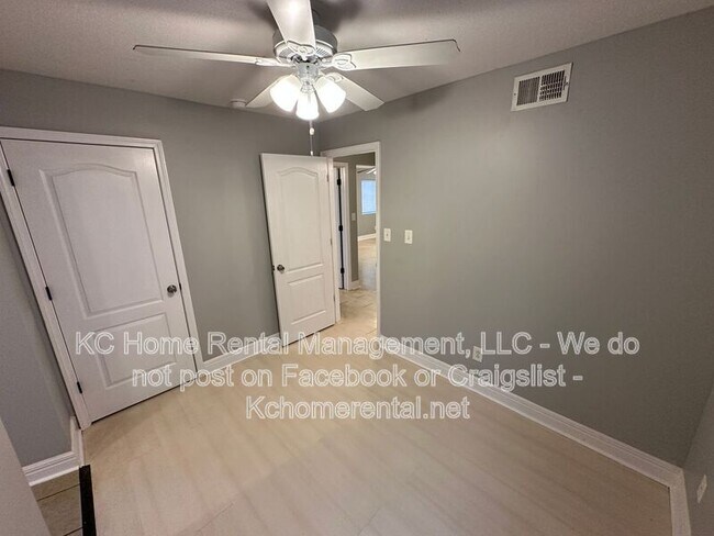 Building Photo - 4343 Myrtle Ave