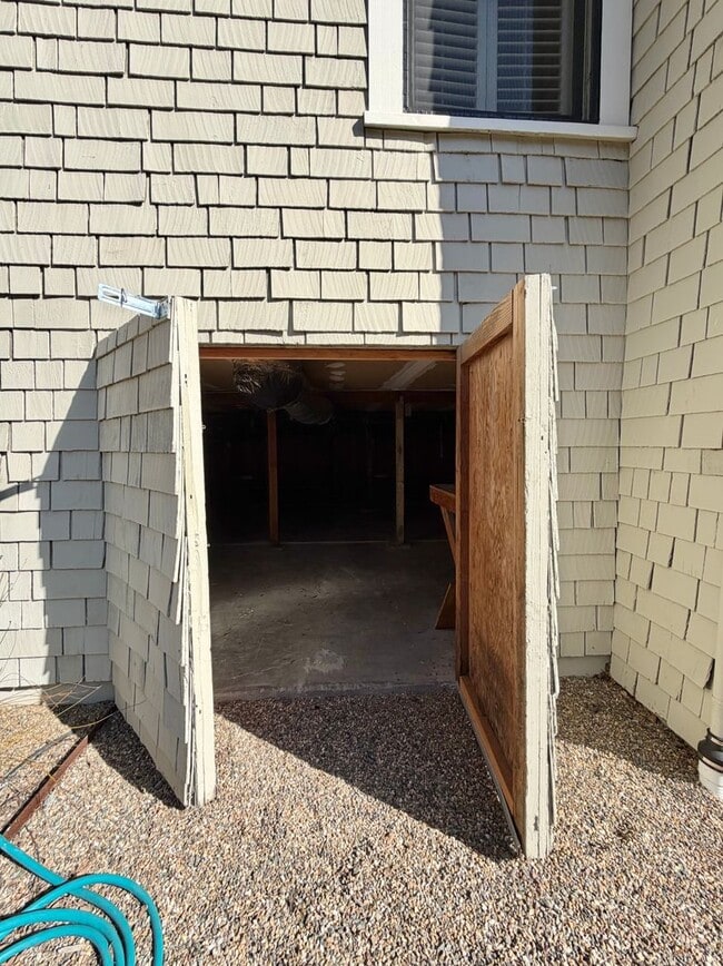 Building Photo - 3 Bedrooms, 2 Bathrooms Saint Helena Charm with Modern Conveniences