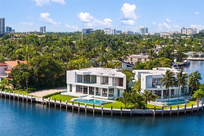 Building Photo - 503 Palm Dr