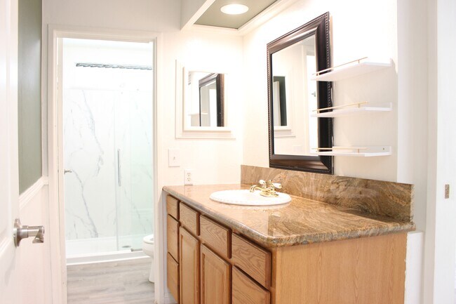 Building Photo - 1279 Kaeleku St