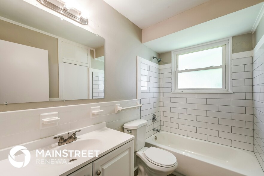 Building Photo - 9839 Monarch Dr