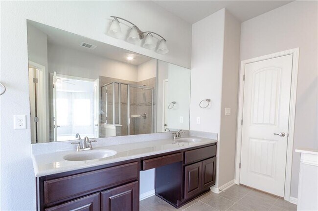 Building Photo - 8238 Arezzo Dr