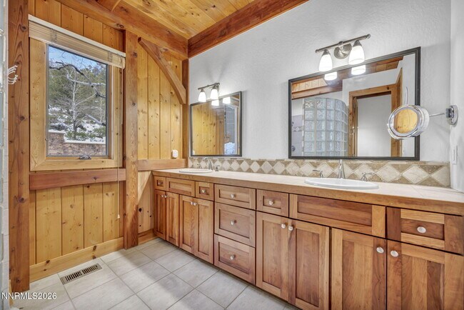 Building Photo - 54 Bennington Ct