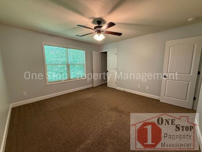 Building Photo - 3-Bedroom, 2.5-Bathroom in Platte City