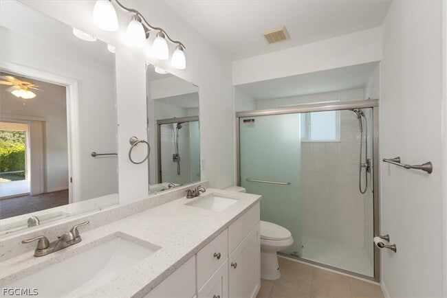 Building Photo - 16830 Sanibel Sunset Ct