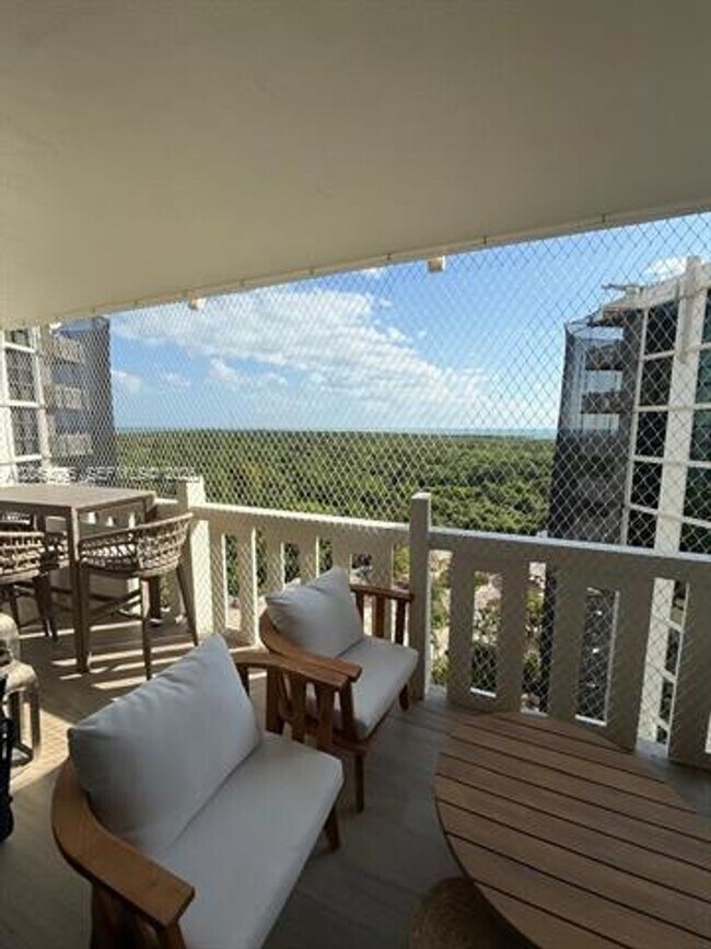 Building Photo - 1111 Crandon Blvd