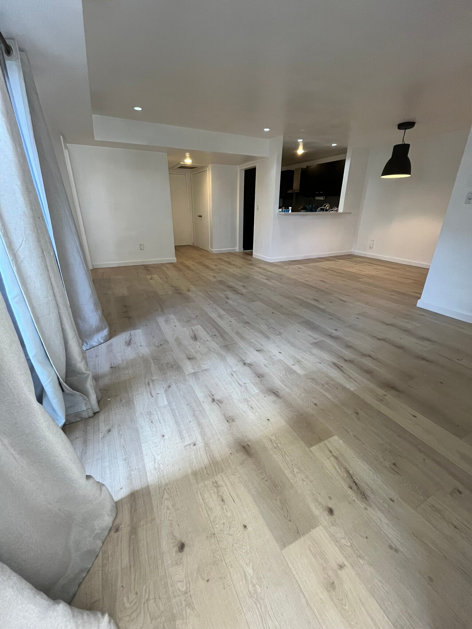 Building Photo - 358 S Gramercy Pl