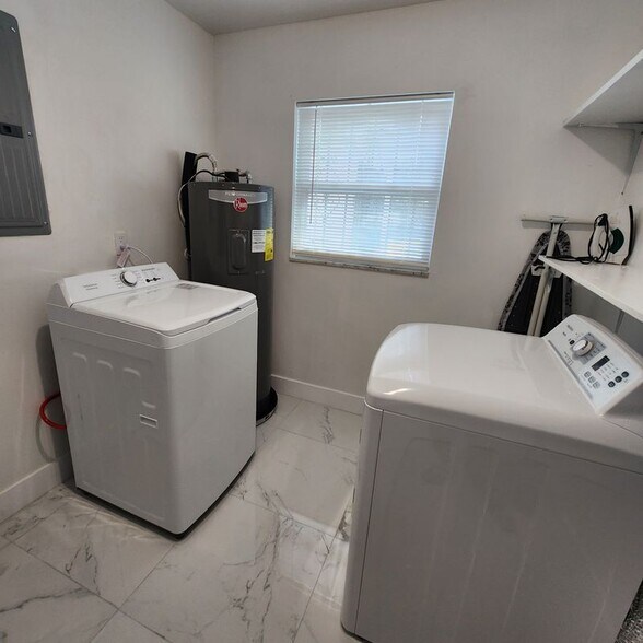 Building Photo - 2210 NW 18th St