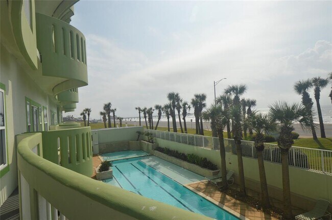 Building Photo - 9420 Seawall Blvd