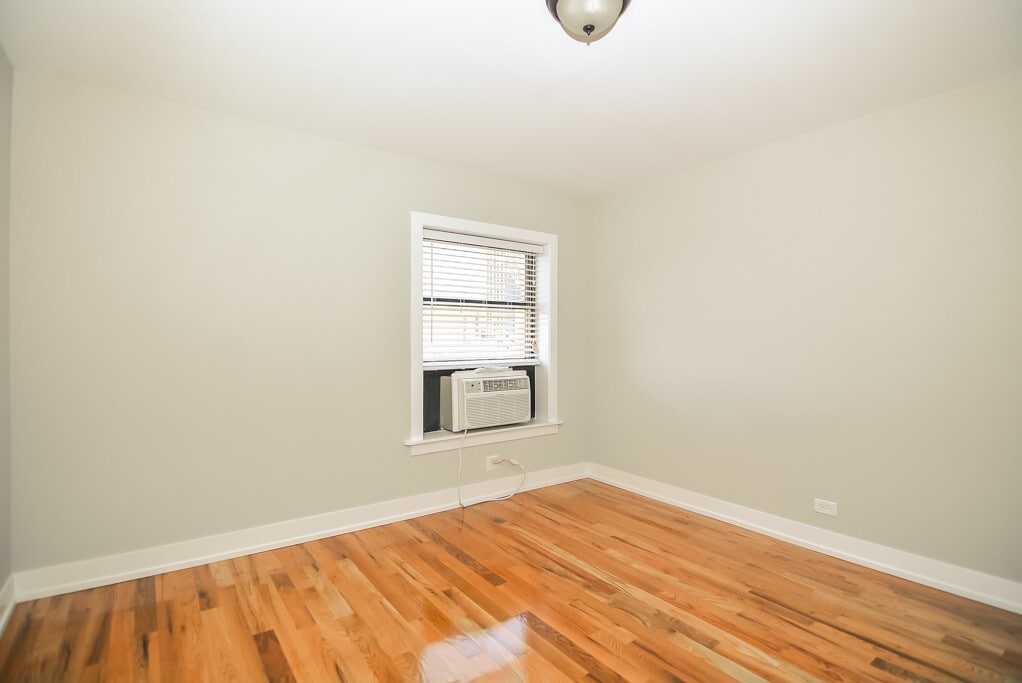 Building Photo - 555 W Arlington