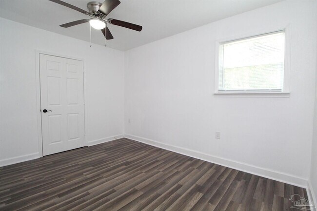Building Photo - 6037 Syrcle Ave