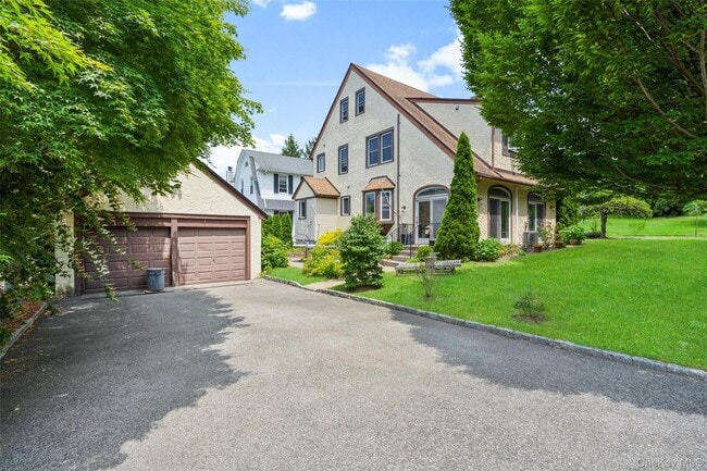 Building Photo - 46 Kane Ave