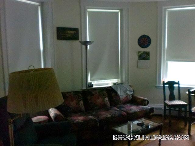 Building Photo - 1539 Beacon St