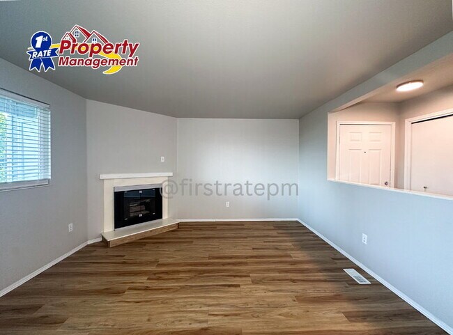 Building Photo - 4876 W Blodgett Ln