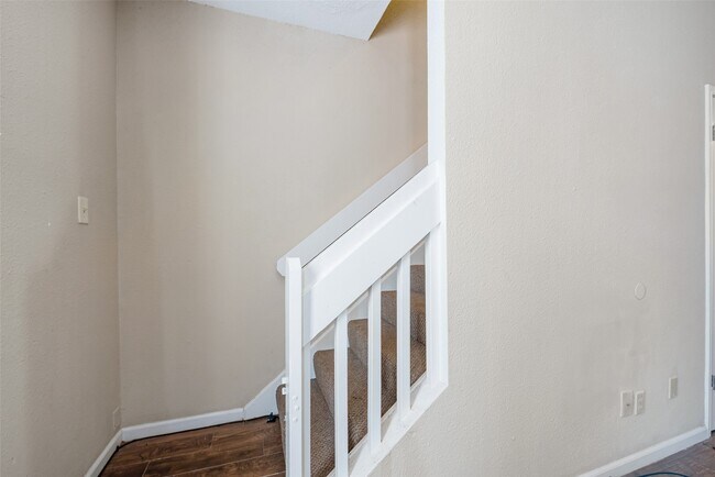 Building Photo - 12400 Brookglade Cir