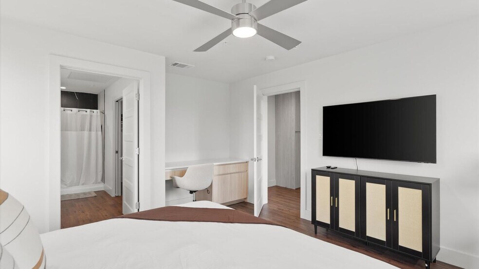 Building Photo - 5515 Humming Bird Ln
