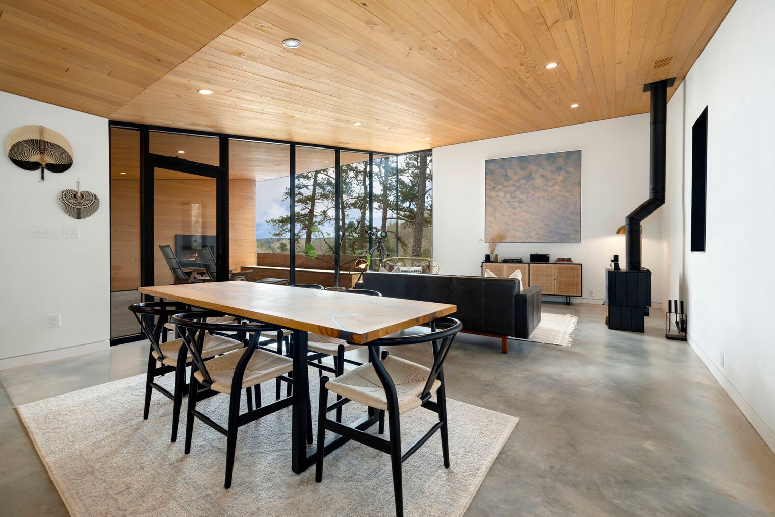 Building Photo - 8463 Tanglewood Rd