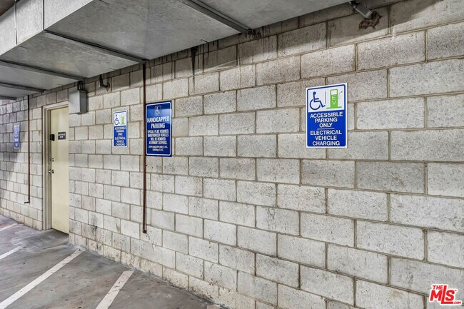 Building Photo - 4477 Woodman Ave