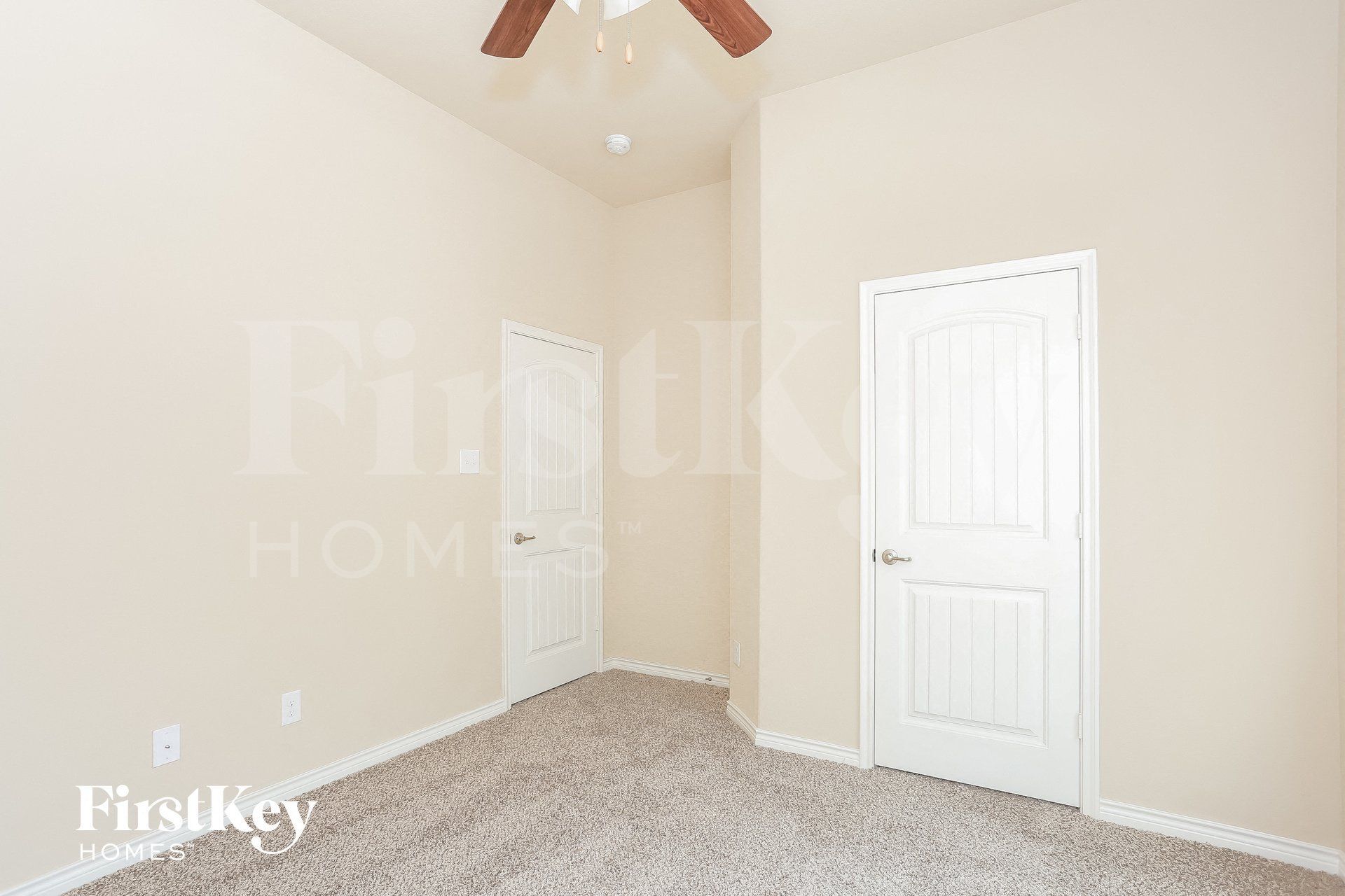 Building Photo - 921 Lake Cypress Ln