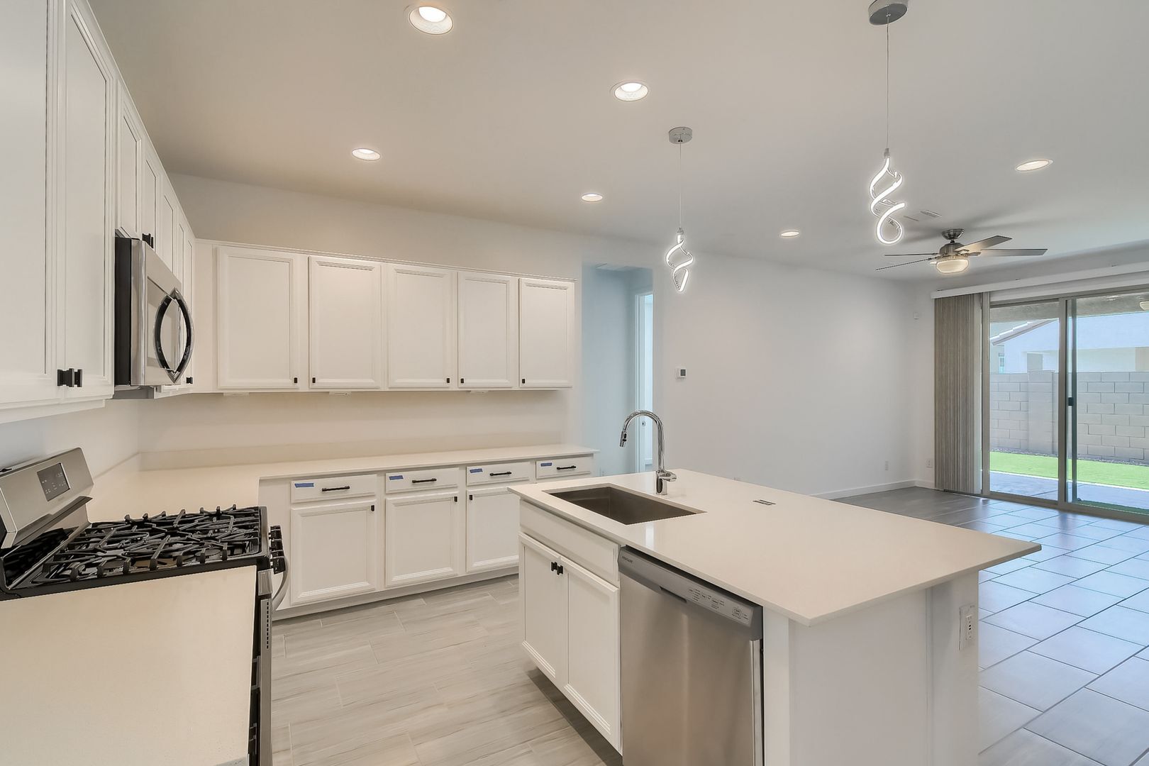 Building Photo - 8917 W Palo Verde Dr