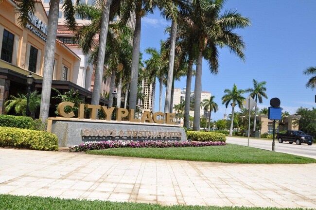 Building Photo - 1115 Green Pine Blvd