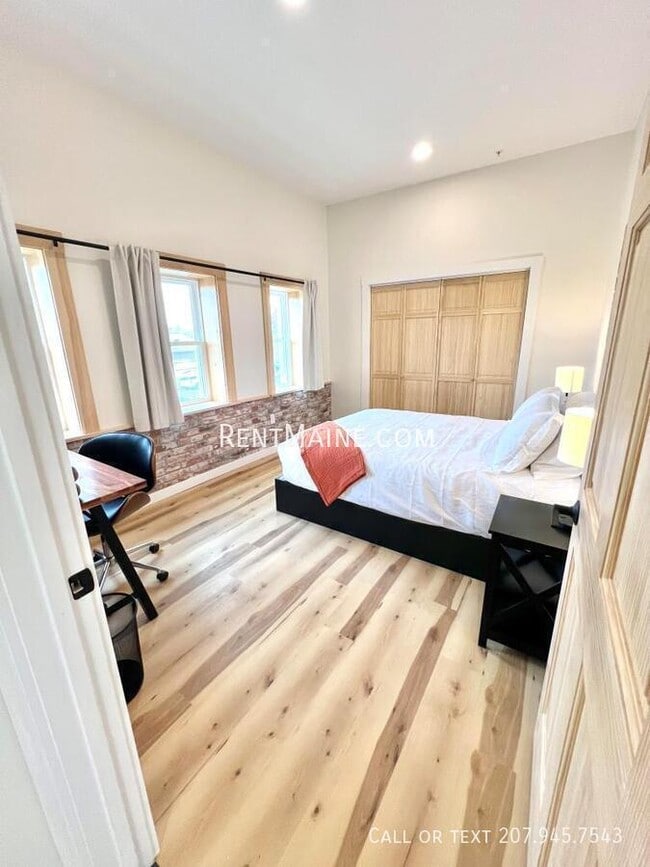 Building Photo - 113 N Lancey St