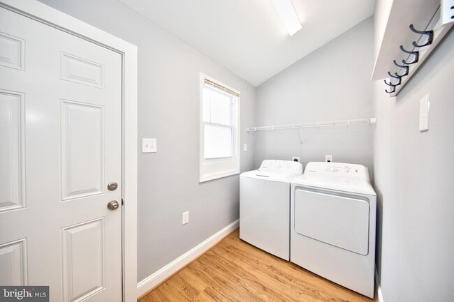 Building Photo - 655 Bourbon St