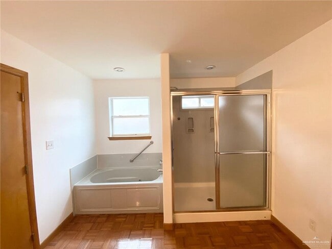 Building Photo - 21 Blackhawk St