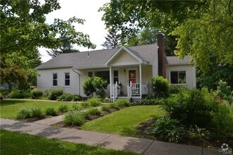 Building Photo - 18 E Austin St