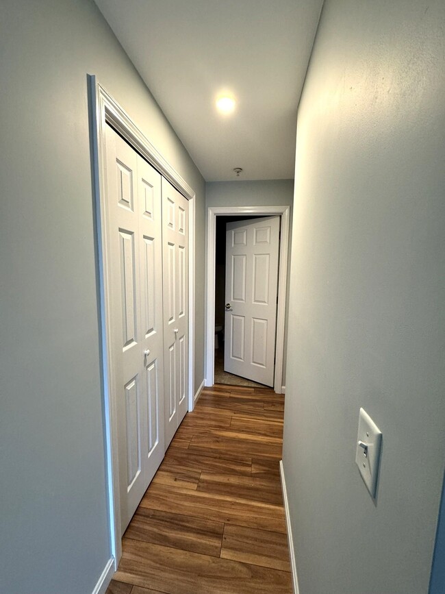 Building Photo - 65 Fordway Extension