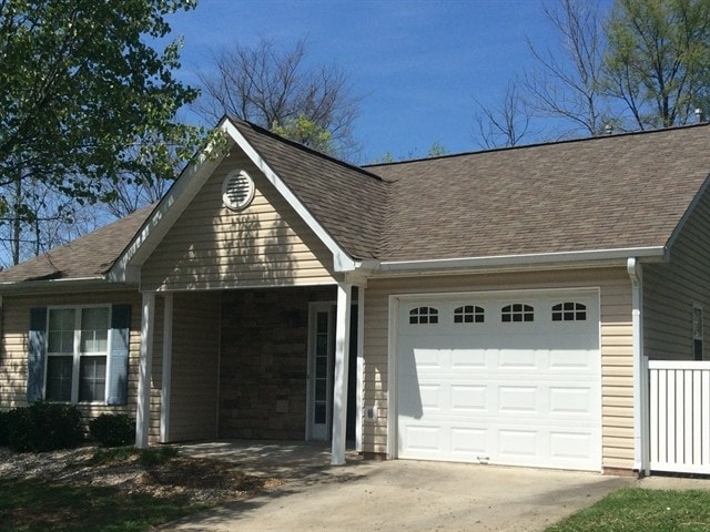 Building Photo - 201 Charlotte Ct