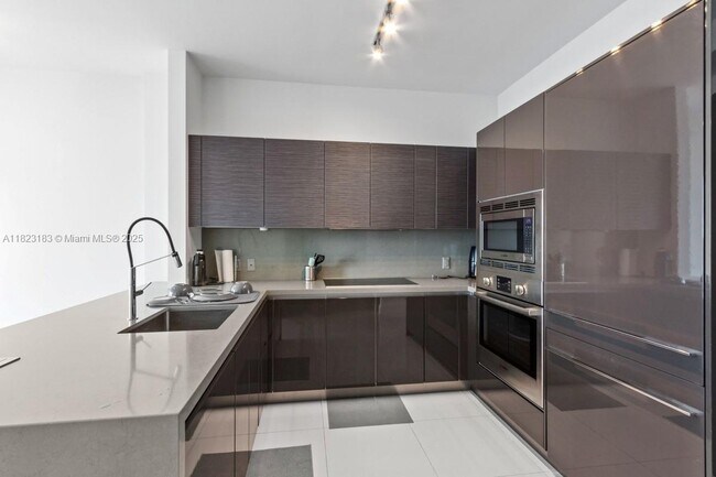 Building Photo - 1080 Brickell Ave