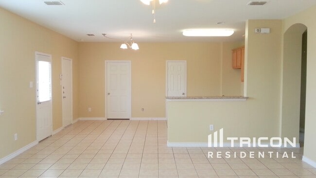 Building Photo - 1625 Ambercrest Dr