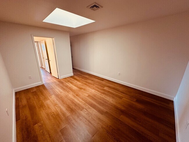 Building Photo - 40 Grant St