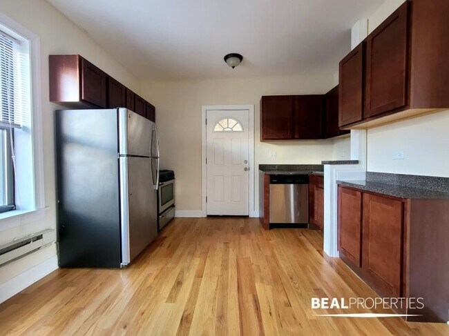 Building Photo - 1 bedroom in CHICAGO IL 60613