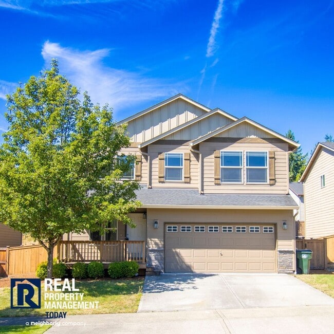 Primary Photo - Beautiful 4 Bedroom Home Perfect for Enter...