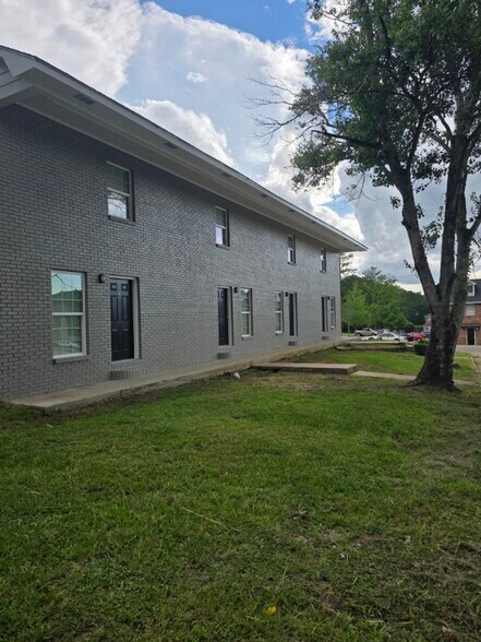 Primary Photo - Newly Major Renovated Beverly Manor