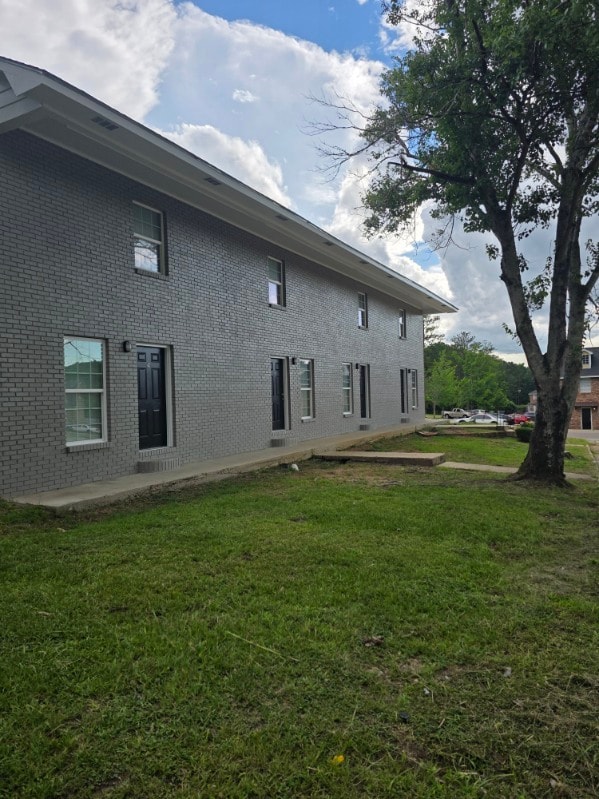 Building Photo - Newly Major Renovated Beverly Manor