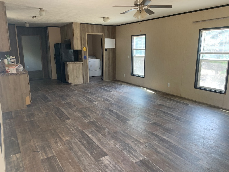 Building Photo - 323 Co Rd 4519
