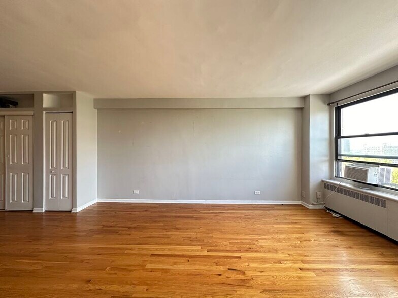 Building Photo - 4180 N Marine Dr