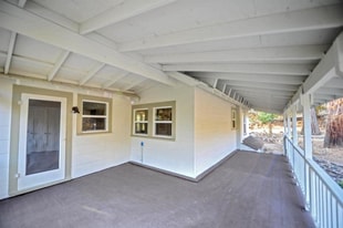 Building Photo - 89 Elm St