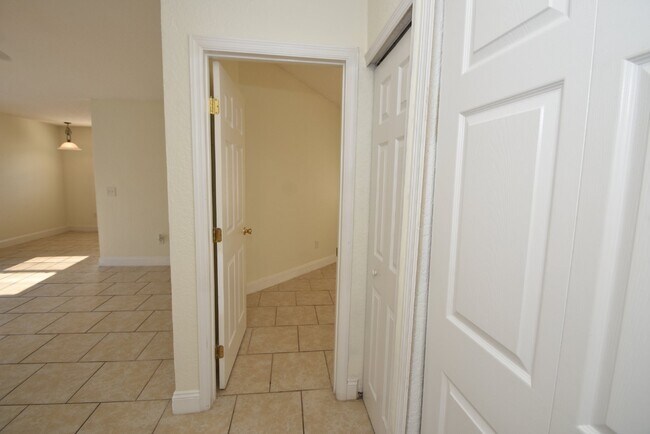 Building Photo - 42 Coral Reef Ct N