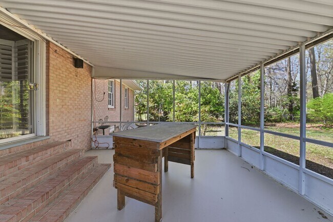 Building Photo - 3 Bedroom 1.5 bath home in hampton