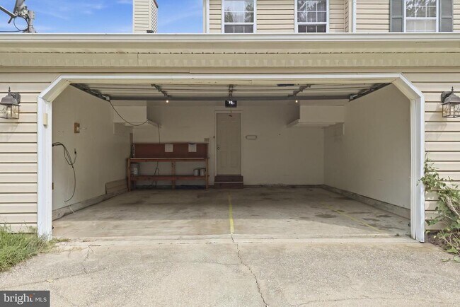 Building Photo - 251 N Caroline Pl