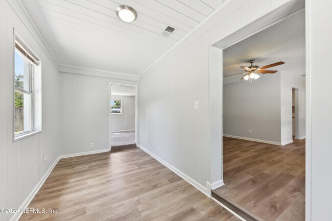 Building Photo - 3526 Formosa Dr