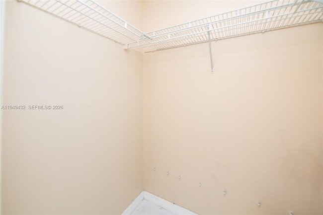 Building Photo - 1911 Madeira Dr