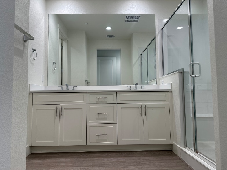 Building Photo - 26 Nogales Ln