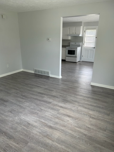 VIEW LIVING ROOM TO KITCHEN - 306 Pershing Ave NW